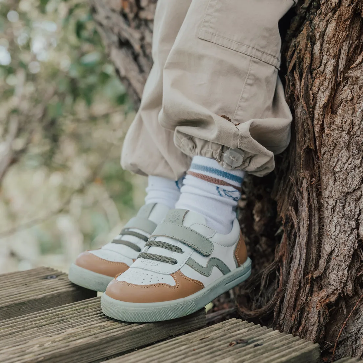 XO TRAINER Sage/Tan Combo